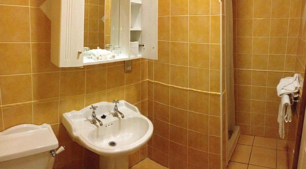 קנמארה Virginia'S Guesthouse חדר תמונה